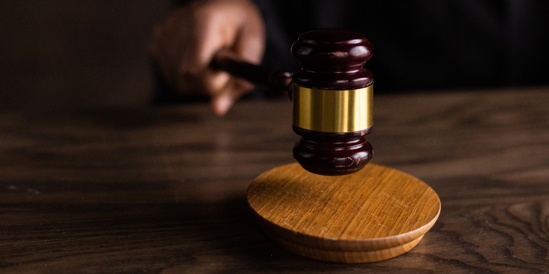 What are some alternative career paths for law students in London?